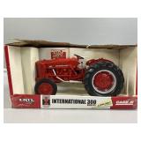 1:16 ERTL Case "300 Utility" Tractor