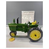 1:16 Ertl John Deere Model 4020 Diesel Tractor