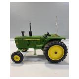 1:16 Ertl John Deere 4040, 7th of a series