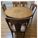 Round Wooden Dining Room Table w/ 4 Chairs