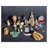 Assorted Items , Teapots, Bobble heads, Jewelry