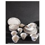 Porcelain Dishes, Small Crock