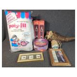 Poly Fil, Pilgrim Collectible, Frame, Twisted