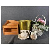 Maddock England Pitcher, Hand Towel, Artificial