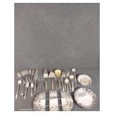 Expandable Silver-Toned Trivet, Silverware