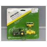 ERTL 1:32 John Deere Lawn &Garden Tractor Model425