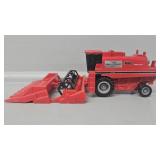 Ertl Case IH 1660 Axial-Flow Combine