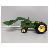 1:16 John Deere 2040 w/ loader