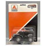 1:64 Agcostar 8425 w/ Duals