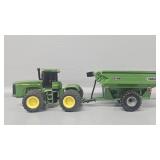 1:64 John Deere 9400 4WD w/Frontier GC1108 Cart