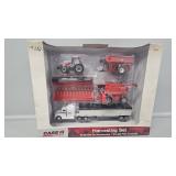 ERTL 1:64 Case IH Harvesting Set