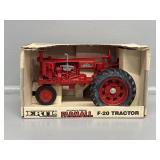 ERTL 1:16 Farmall F-20