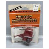 ERTL 1:64 International Harvester Round Bailer