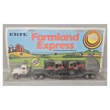 ERTL 1:64 Equipment Hauling Set Massey-Ferguson