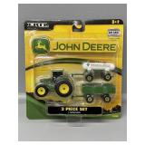 ERTL 1:64 John Deere 3 piece Tractor / Trailer Set
