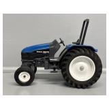 1:16 New Holland 5635 2WD
