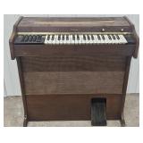 Silvertone Organ (Powers On)