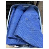 3 Moving Blankets In A Tub