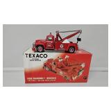 First Gear 1:34 1955 Diamond-T Wrecker Die-cast