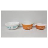 Pyrex Mixing Bowl Amish Butterprint, Pyrex