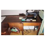 Singer Sewing Machine Featherweight W/Wood Cabinet