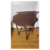 Wooden Accent Table W/Scalloped Edge & Turned Legs