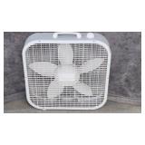 Lasko 3 Speed Box Fan (Powers On) Crackers On T