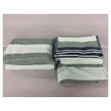 Towels (4) Hand Towel (1) Wash Cloth (1)