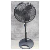 Lasko 3 Speed Oscillating Fan (Powers On)