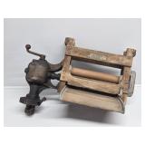 Ocean Wave Folding Bench Wringer