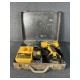 Dewalt Cordless Adjustable Clutch Drill with 2