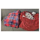 Electric Blanket, Cuddle Duds Throw, Totes