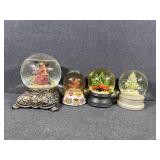 Holiday Musical Snow Globes (4)