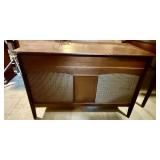 Console Stereo Cabinet W/Radio