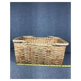 Wicker Baskets (3), Metal Basket Holder