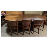 Dining Table W/5 Chairs and 2 Leafs