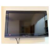 Toshiba Tv w/ Wall Mount