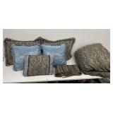 Queen Comforter, Pilloe Shams & Accents, Skirt