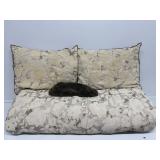 Queen Comforter, Pillow Shams