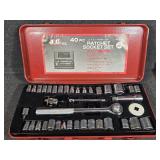 J&G Tool 40pc SAE Metric Size Ratchet Socket Set