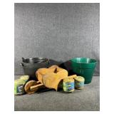 Plastic Cauldronï¿½s (2), Jute Twine(4),Flower Pot