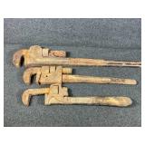 Pipe wrenches