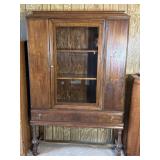 The Quality Line China Hutch