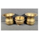 Brass & Copper Spittoon (2), brass Cauldron (2)