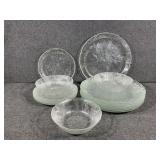 Arcoroc Canterbury Crocus pattern plates (7)