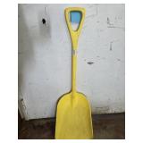 Fiberglass Scoop Shovel Yellow