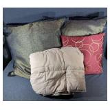 Throw Pillows(3)