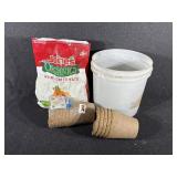 Jobes Plant Food, Plastic Bucket, Starter Pots