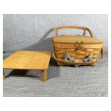 Longaberger Picnic/Cake Basket with wooden toggle
