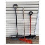 Snow Shovels (3)